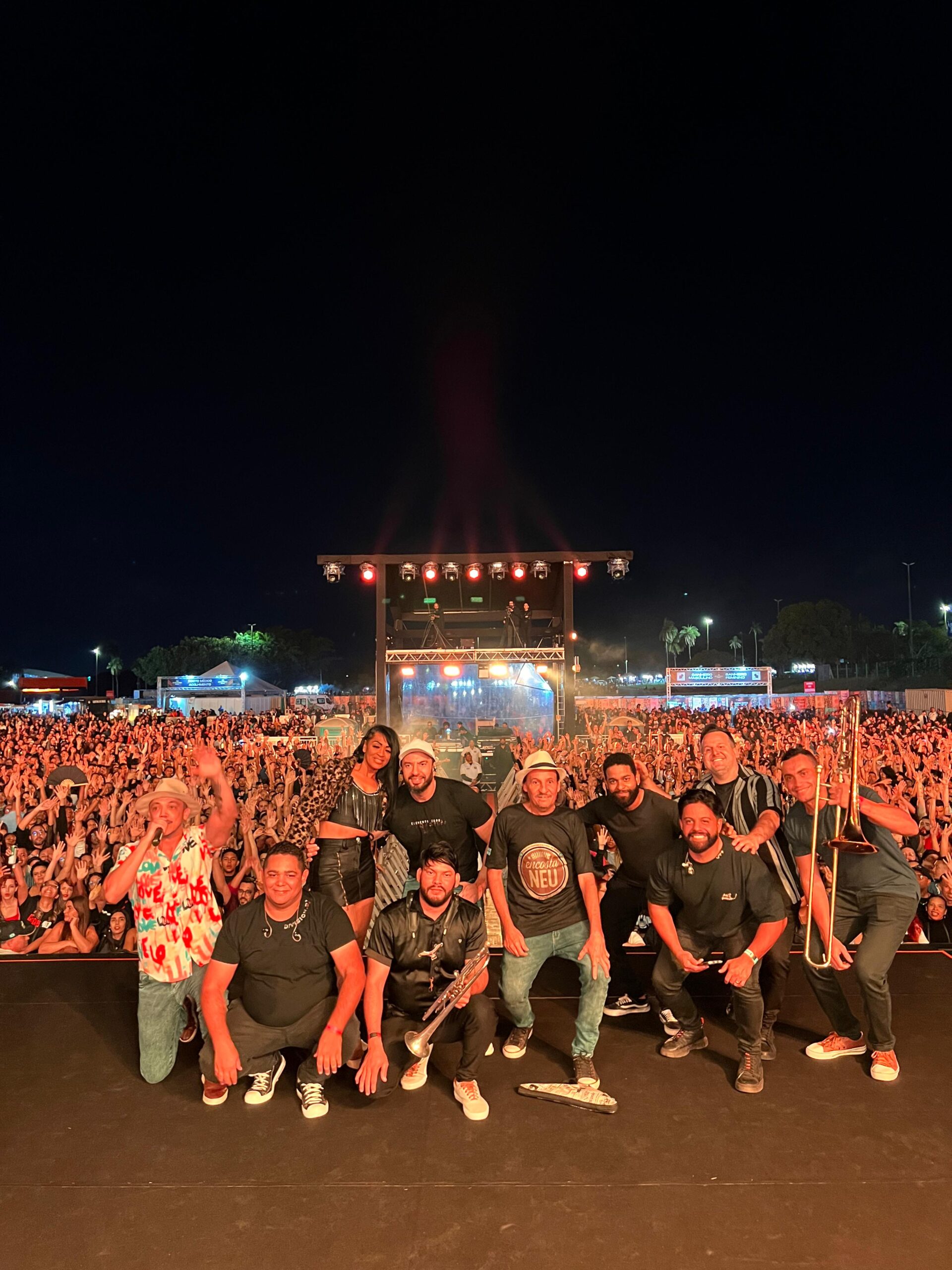 Show da banda Encosta N’eu agita Arena BRB