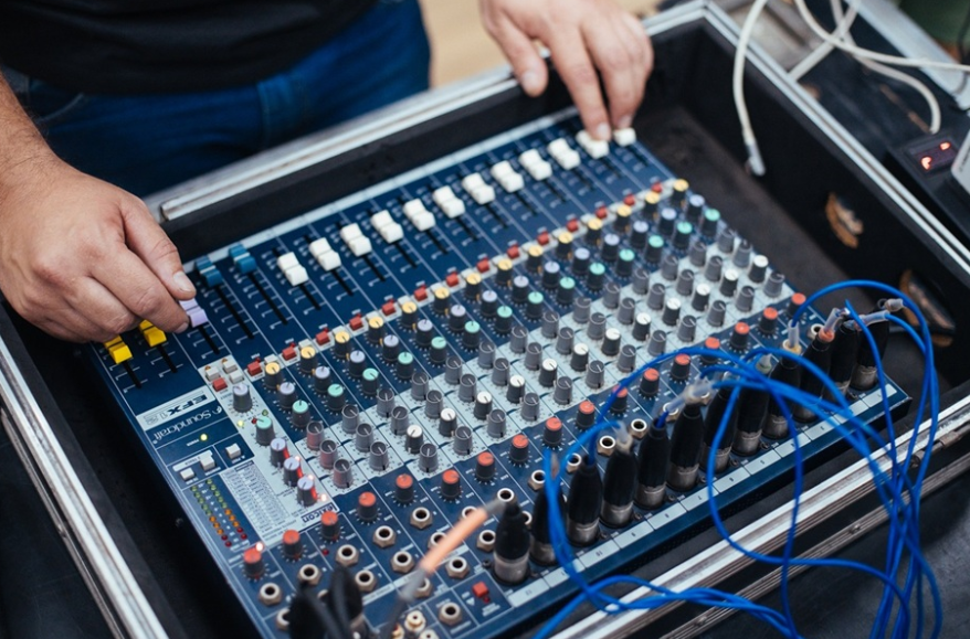 Luz, Som e Ação: projeto inédito capacita mulheres em áreas técnicas da produção cultural no DF