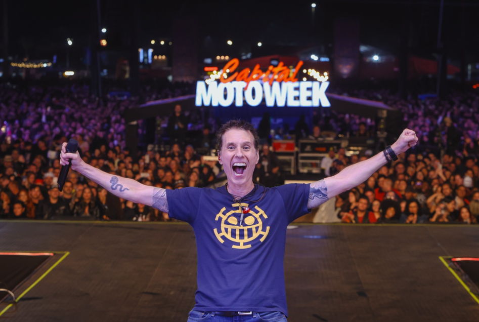 Capital Inicial levanta público com 25 anos do Acústico MTV no Capital Moto Week