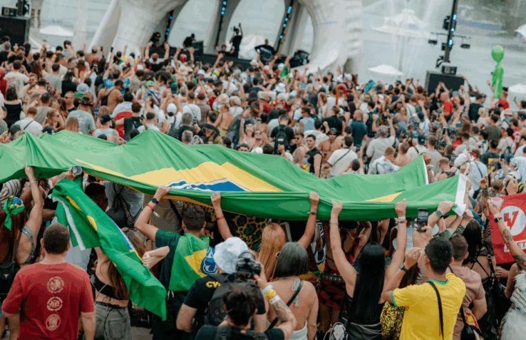 Brasil é destaque em festival Tomorrowland Bélgica, que reuniu 400 mil pessoas