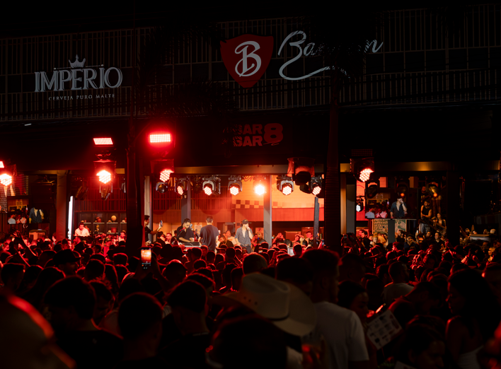 Natanzinho Lima faz história em Goiânia com a gravação do projeto De Bar em Bar 8