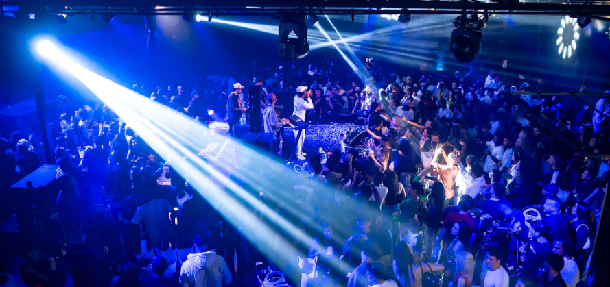 Complexo Fora do Eixo reúne pagode e funk em edição especial de natal 