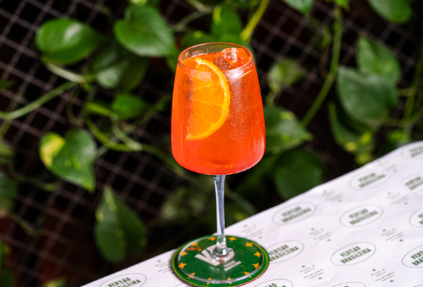 Dia da Mulher: Brasília celebra com drinks em dobro, sunset na vinícola e programação musical especial