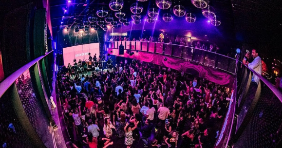 Últimas noites do Temporaneo prometem fechar temporada com energia máxima em Brasília