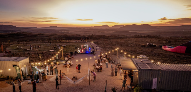 Chapada dos Veadeiros recebe edição “Fogo & Viola” do Viva Pôr do Sol & Brasa
