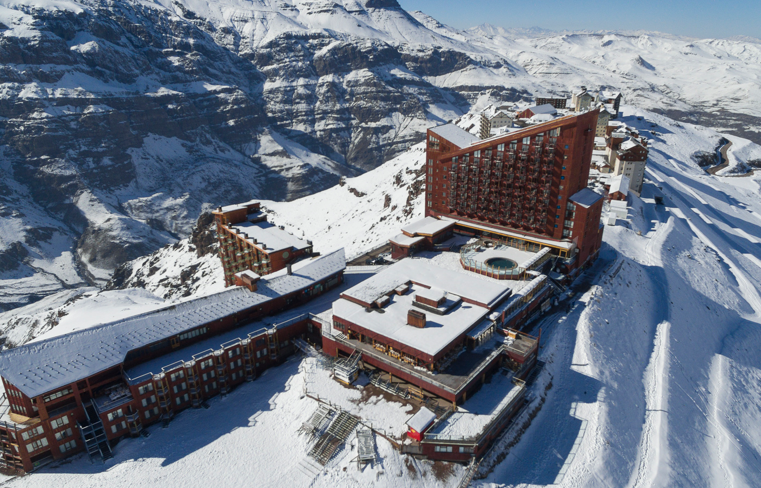 Valle Nevado confirma extensão da temporada 2026 até outubro com mais de 5 metros de neve acumulada