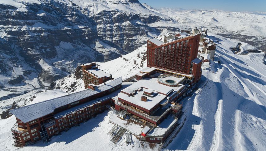 Valle Nevado confirma extensão da temporada 2026 até outubro com mais de 5 metros de neve acumulada