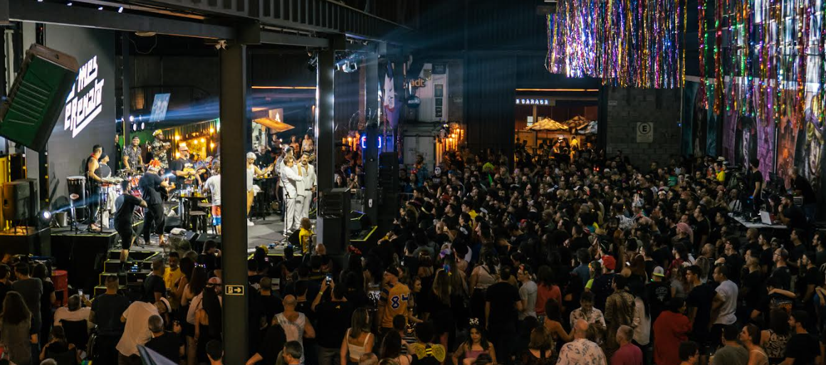 Galpão 17 celebra oito anos com shows de Dave Evans, primeiro vocalista do AC/DC